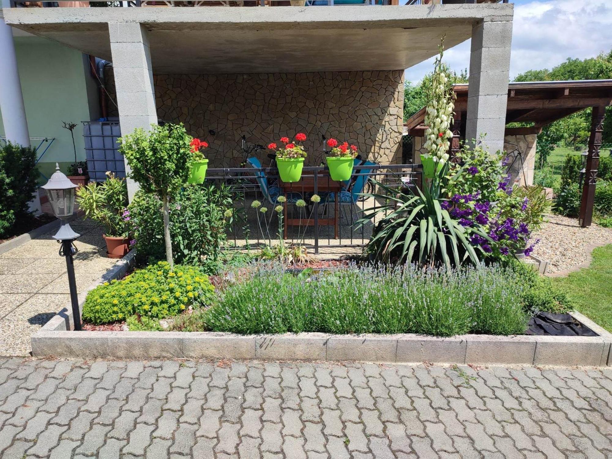 Aal Vendeghaz Apartment Heviz Exterior photo